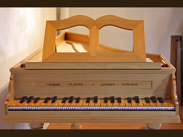 Italian Renaissance Harpsichord 05